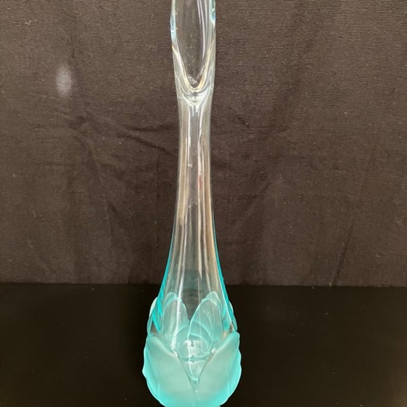 Viking Clear Aqua Frosted Swung Vase Cabbage Leaf Base 13,5" tall - Picture 4 of 4